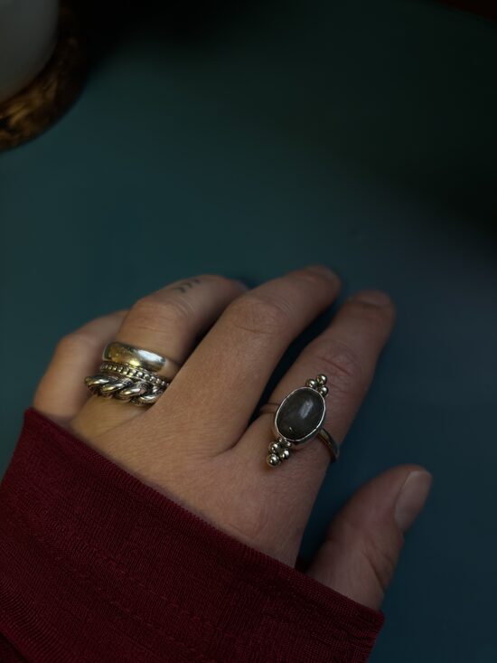 "Migla" gredzens ar labradorītu / Izmērs 18.9